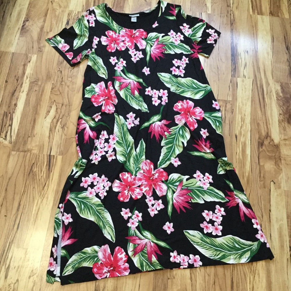 Catherine’s Hawaiian print dress
